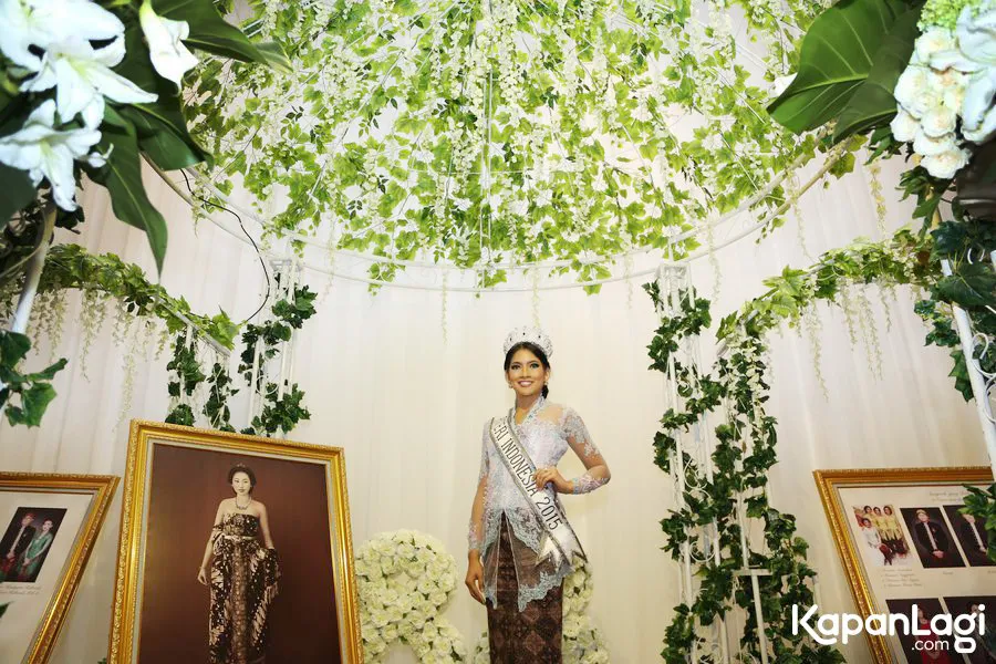 Anindya Kusuma Putri have fun dengan perbedaan yang ada di antara para kontestan/©KapanLagi.com®/Agus Apriyanto