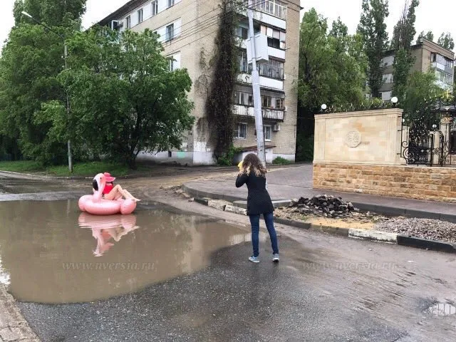 Foto Anna mendapatkan banyak apresiasi dari pengguna internet © odditycentral.com