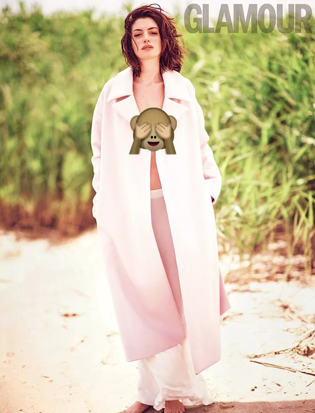 Anne nekap lepas bra saat pemotretan © Glamour Magazine