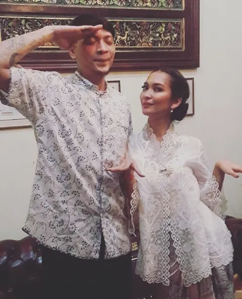 Anneke Jody resmi dilamar Spencer ©instagram/annekejd