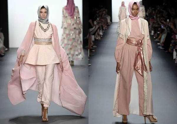 Karya Anniesa di panggung New York Fashion Week. / © via ohnotheydidnt.livejournal.com