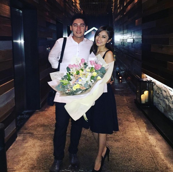 Sweet Samuel Zylgwyn Franda Bakal Foto Prewed di Luar 