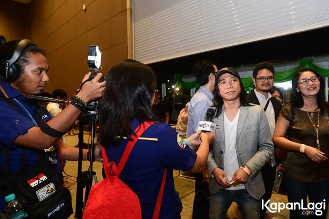 Abdee Negara 'Slank' rilis sepatu ringan (credit : kapanlagi.com)