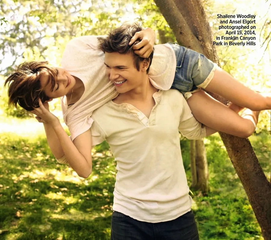Salah satu potret mesra Ansel dan Shailene dalam pemotretan majalah @ istimewa