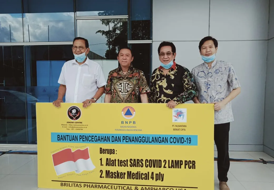 Roy Marten melihat aksi bantuan kali ini sebagai bukti kebersamaan antara pengusaha dan seniman © Istimewa