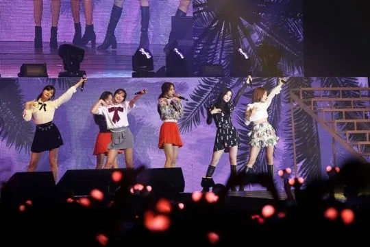 Penampilan A Pink di BOF yang sebelumnya dapat ancaman bom © soompi.com