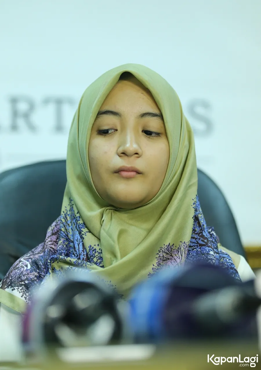 Beli mobil bekas secara online, Arafah tidak segera mendapatkan BPKB. ŠKapanLagi.com/Agus Apriyanto