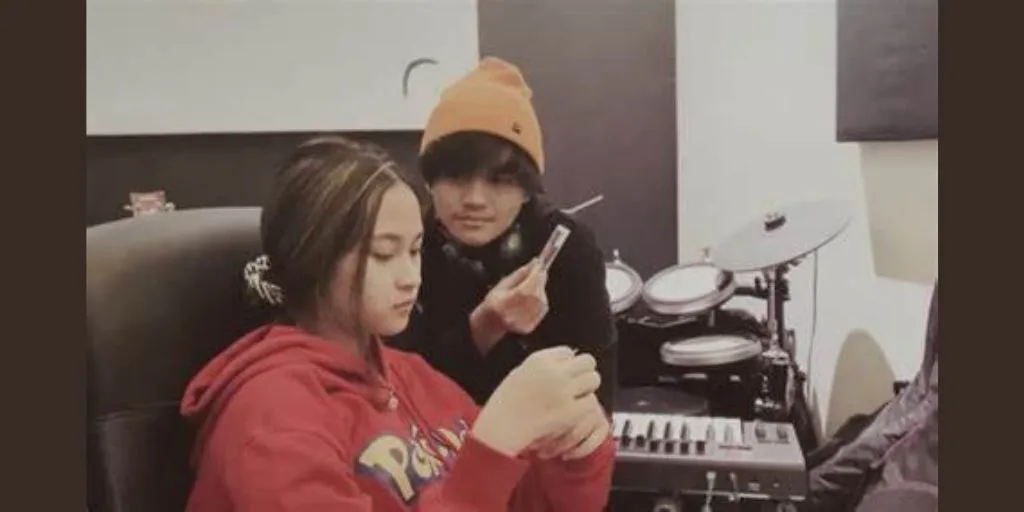 Arash Buana, Raissa Anggiani - Terjemahan If U Could See Me Cryin' In My Room