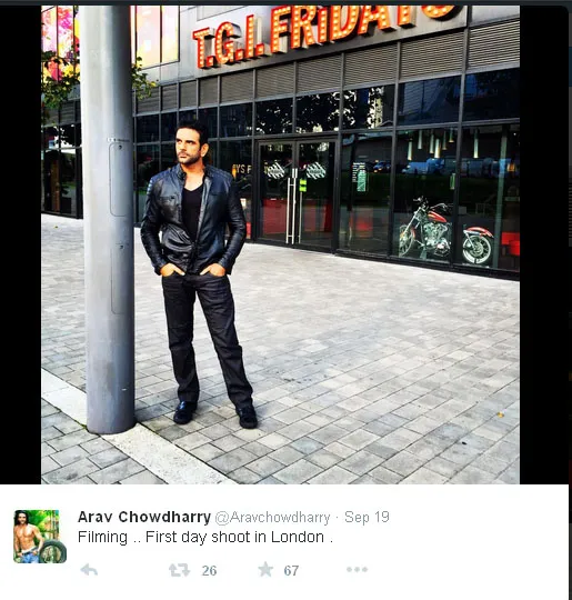 Arav bermain dalam 'HOUSE FULL 3' bersama Abhishek Bachchan © Twitter.com/Aravchowdharry