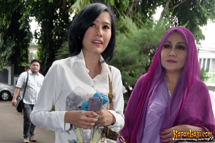 Ardina Rasti akan tanyakan pembebasan Eza ke pengacaranya.