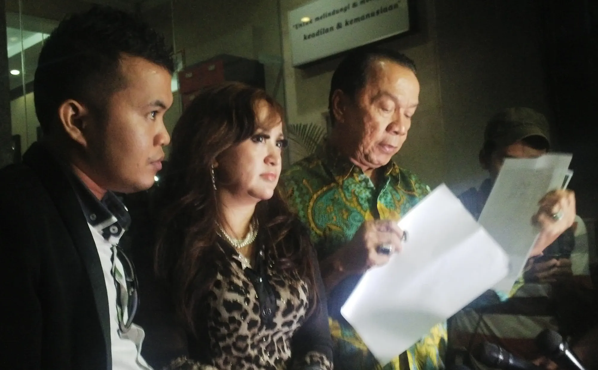 EDH disebutkan harus menjalani terapi dengan psikiater akibat trauma pasca pelecehan seksual yang dilakukan Farhat Abbas.