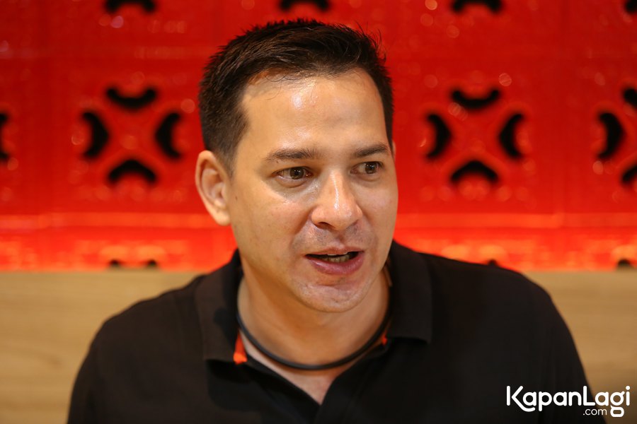 Ari terharu dengan perjuangan sang ayah © KapanLagi.com®/Agus Apriyanto