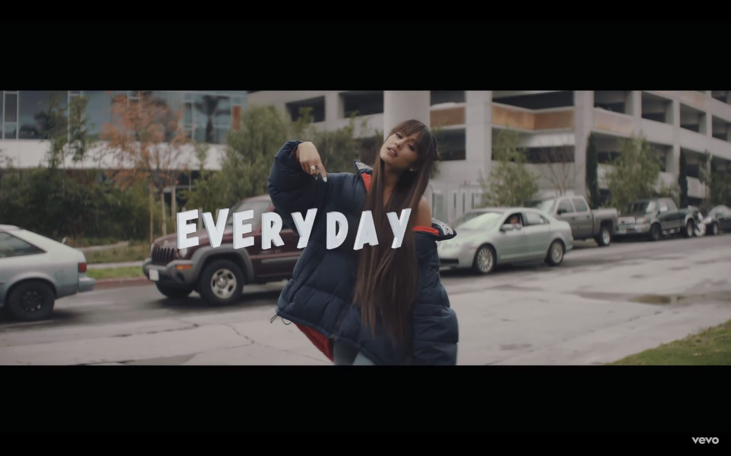 Ariana Grande rilis MV untuk track kolaborasinya bersama Future, 'Everyday' © YouTube/ArianaGrandeVevo