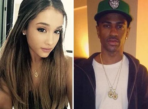 Kembarang kalung, layaknya sepasang kekasih. Terbukti dong? @ dailymail.co.uk