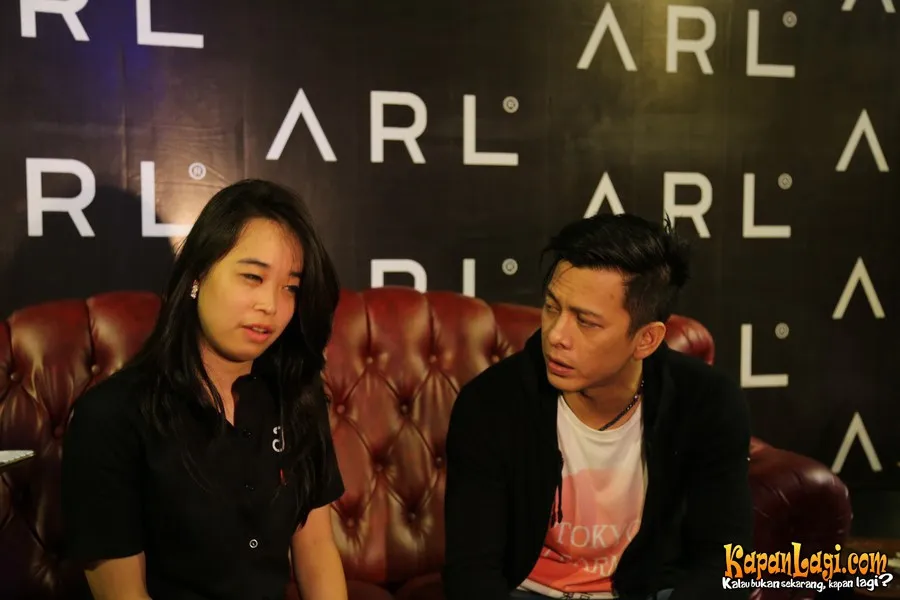 Ariel beri beasiswa kepada pelajar SMA.@KapanLagi.com®/Ruben Daniel