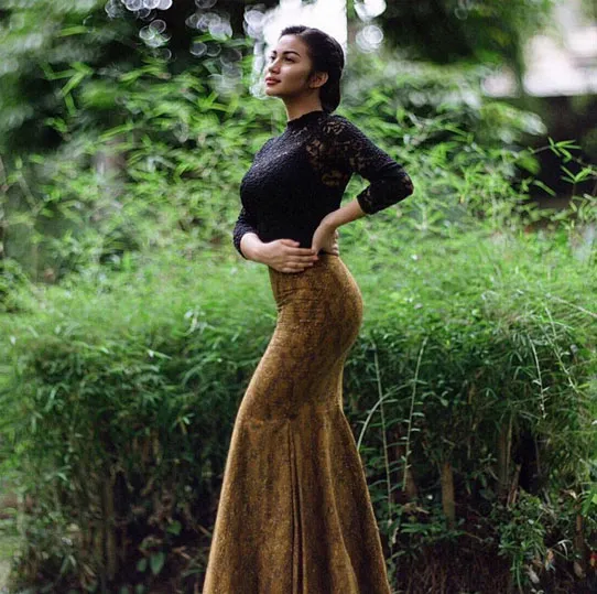 Ariel Tatum pamer lekuk tubuh seksinya © Instagram.com/arieltatum