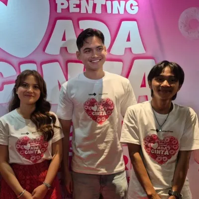 Arif Brata Pusing Hadapi Fajar Sadboy di Lokasi Syuting Web Series 'YANG PENTING ADA CINTA'