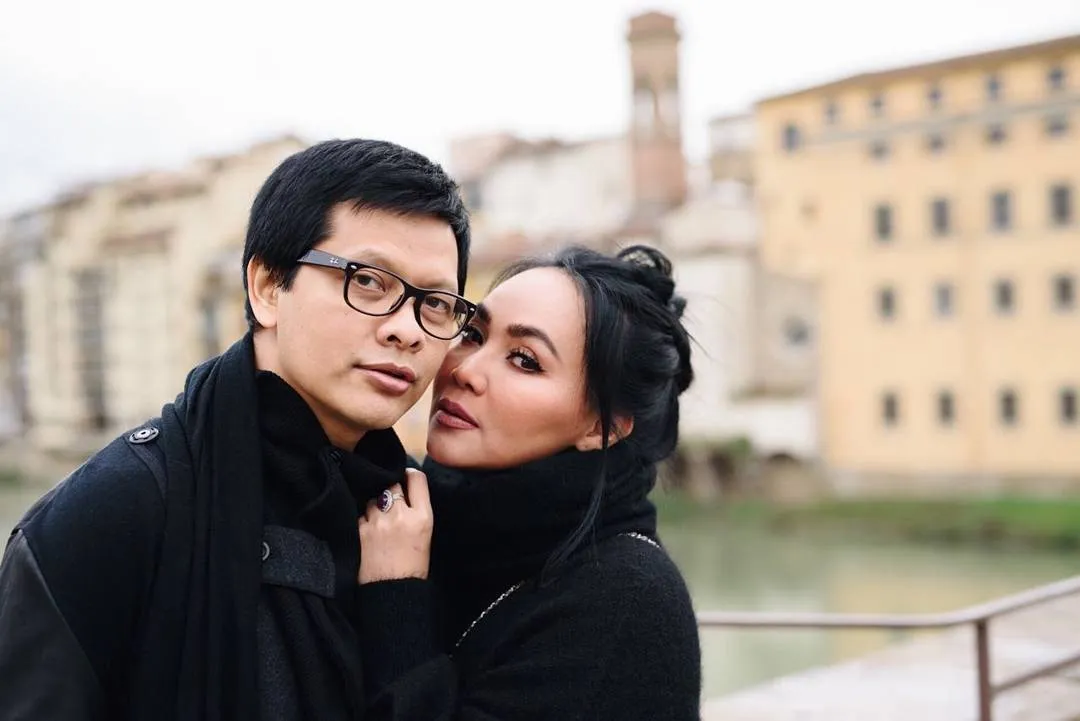 11 Januari 2018, Armand dan Dewi rayakan anniversary ke-24. Credit: via instagram.com/dewigita01