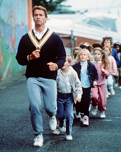 Arnold Schwarzenegger saat membintangi KINDAGARTEN KID tahun 1990 lalu. ©empireonline.com