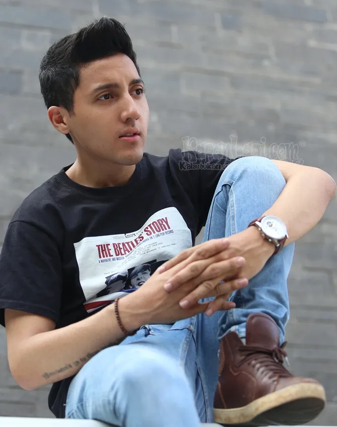 Aron Ashab bikin heboh dengan video barunya bersama anak kecil © KapanLagi.com/Budy Santoso
