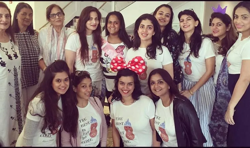Ini dia suasana pesta baby shower Arpita Khan, simpel tapi seru kan? © Instagram.com/arpitakhansharma