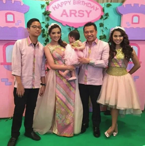 Anang's family di pesta ultah Arsy © instagram.com/ashanty_ash