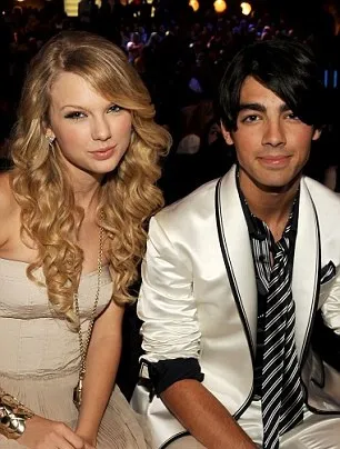 Perpisahan Taylor Swift dan Joe Jonas diwarnai rumor selingkuh © Dailymail.co.uk