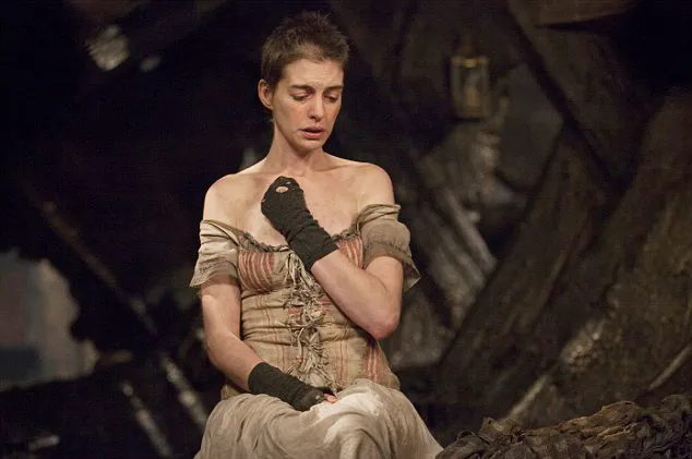 Anne Hathaway sebagai Fantine di Les Miserables/©Istimewa