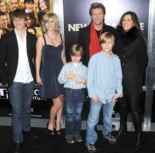 Keluarga Jon Bon Jovi. @dailymail.co.uk
