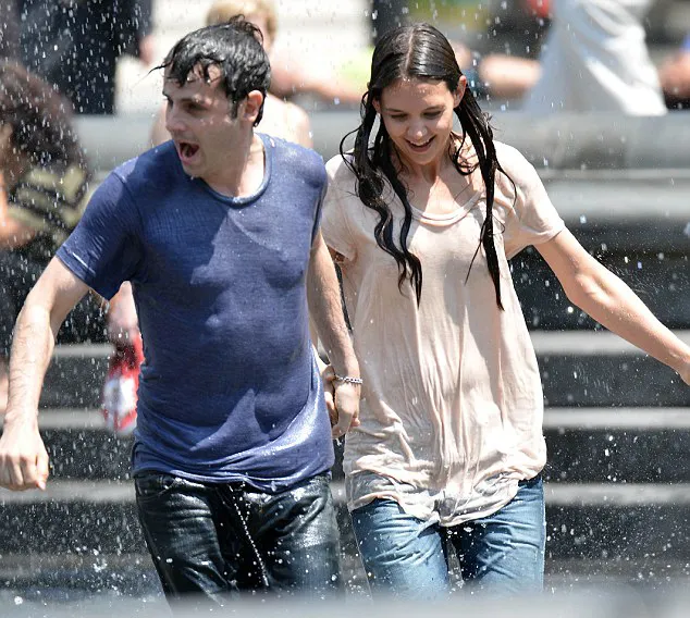 Salah satu adegan dalam MOVIE MANIA. @dailymail.co.uk