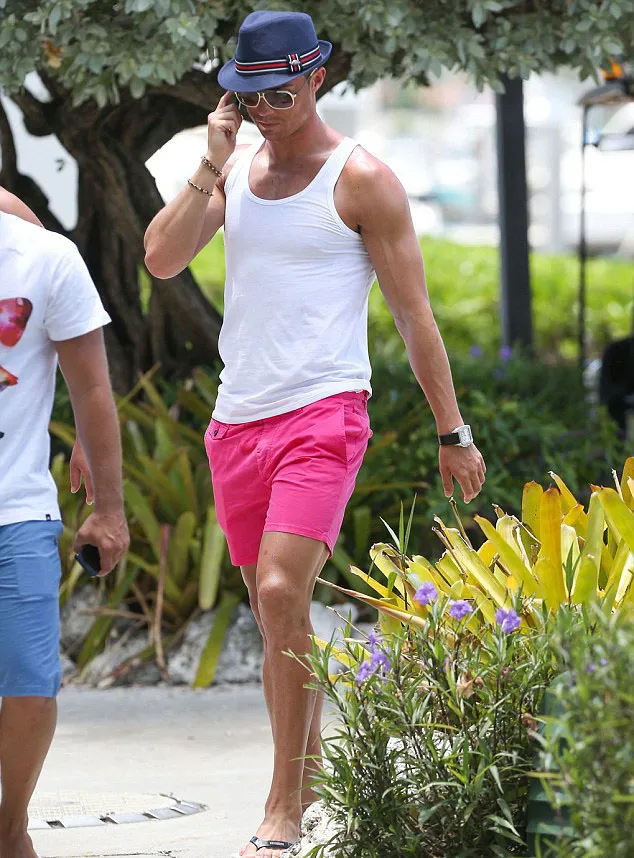 Pakai pink? siapa takut?. @dailymail.co.uk