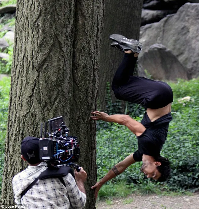 Aksi ekstrem Taylor Lautner Foto: Jose Perez via Dailymail.co.uk