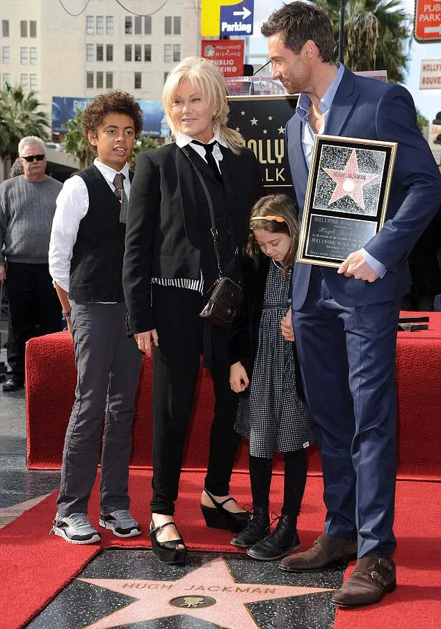 Hugh Jackman, Debora dan kedua anaknya. @dailymail.co.uk