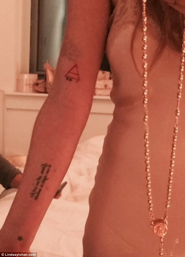 Tato baru Lindsay Lohan @lindsaylohan.com