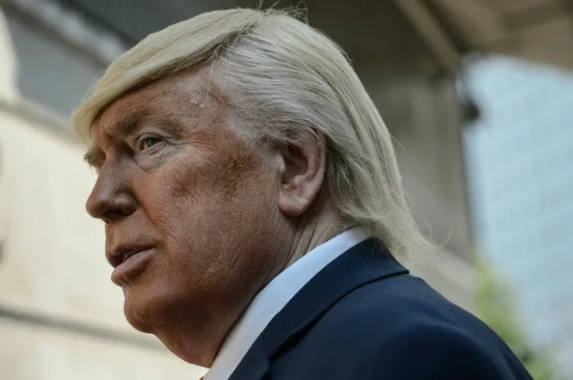 Ternyata orang ini bukanlah Donald Trump asli © dailymail.co.uk