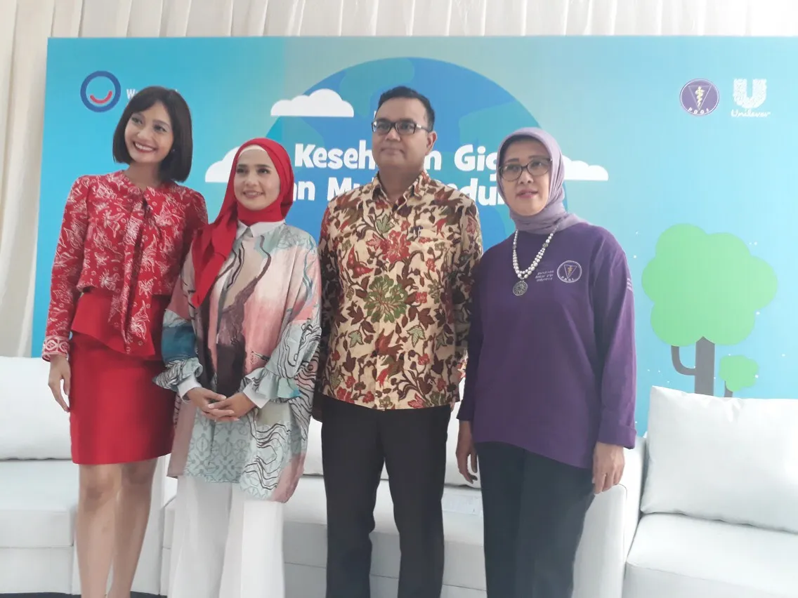 Bukan dengan menakut-nakuti anak, Artika Sari Devi lebih mengajarkan resiko yang akan ditanggung jika tidak rajin menggosok gigi © KapanLagi.com/Mathias Purwanto
