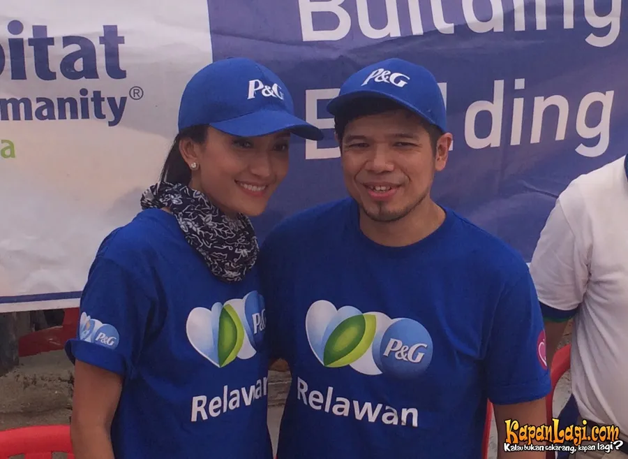 Artika Sari Devi jadi relawan © KapanLagi.com®/Hendra Gunawan