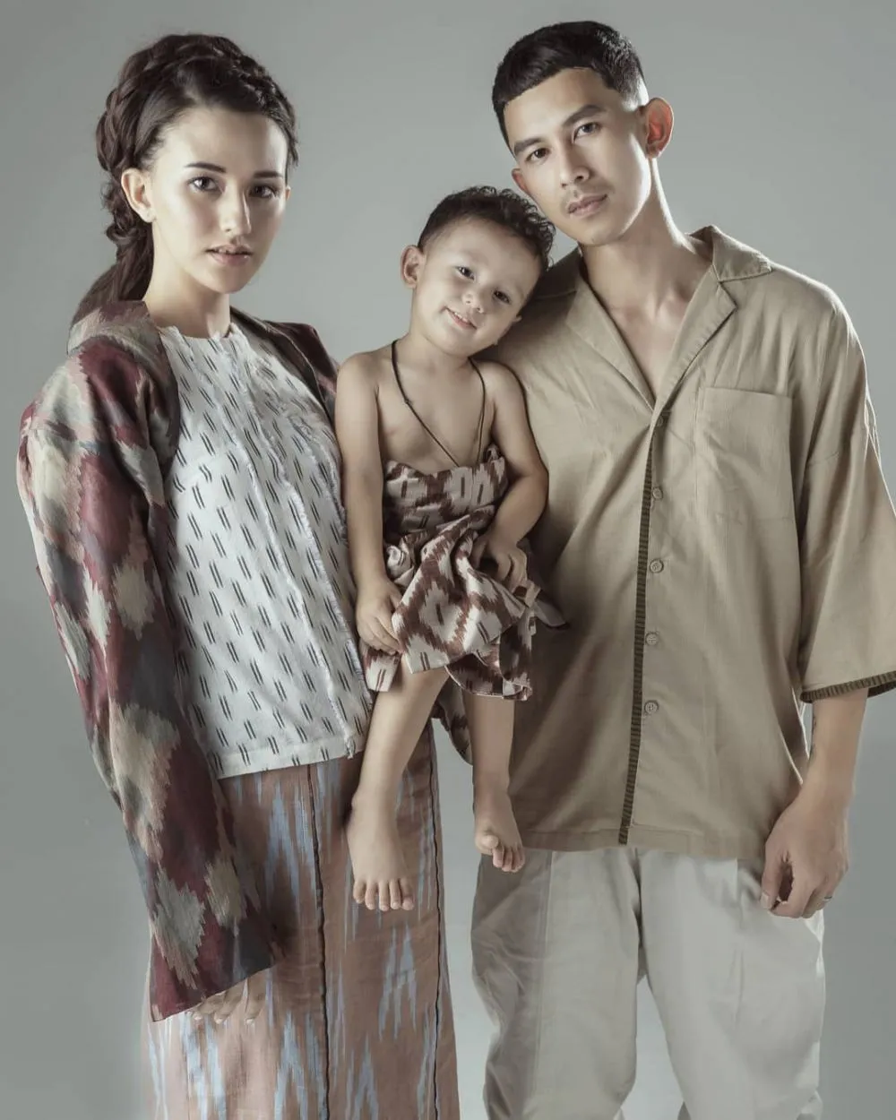 Dahlia Poland dan keluarga credit: instagram.com/dahliachr