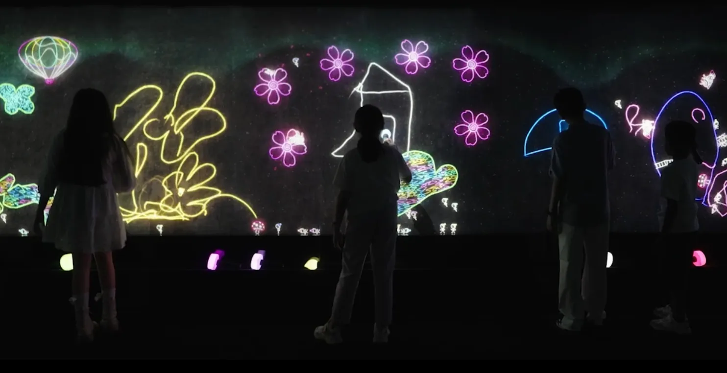 Karya seni Crystal Universe. (©Website ArtScience Museum)