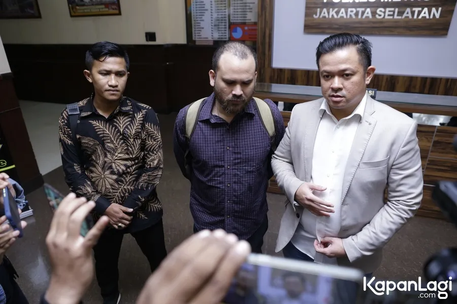 Arya Satria Claproth dan tim kuasa hukum © KapanLagi.com®/Bayu Herdianto