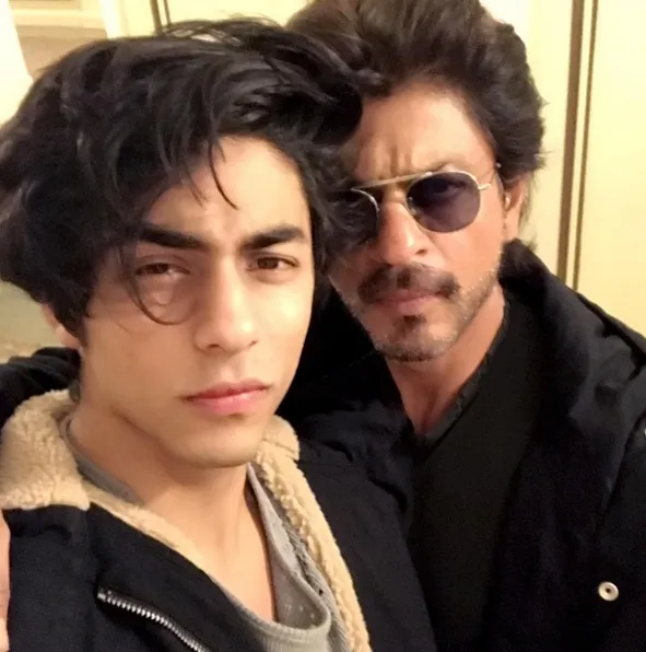 Aryan Khan lebih ganteng daripada Shahrukh ©instagram/iamsrk