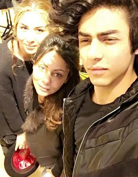 Aryan Khan dan Gauri belanja bareng di London ©instagram/aryan._.khan