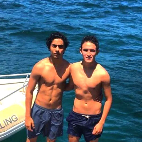 Hot chocolate abs Aryan Khan, keren ©bollywoodlife
