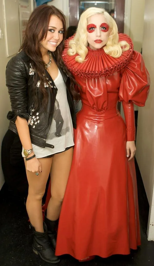 Miley dan Gaga @foto: gaganewsof
