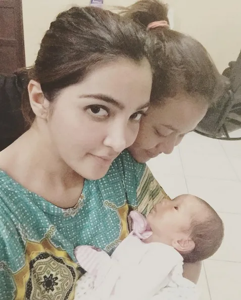 Ashanty dan Aurel kompak tak pakai make up, cantik? ©instagram/ashanty_ash
