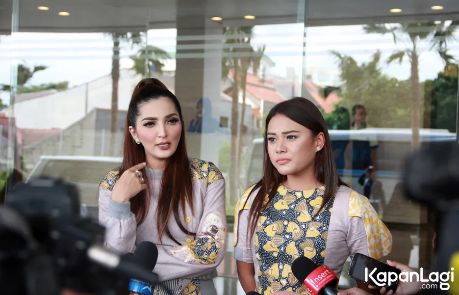 Aurel bete karena tak bisa bebas main dengan ibunya yang sedang hamil anak kedua. ©KapanLagi.com/Muhammad Akrom Sukarya