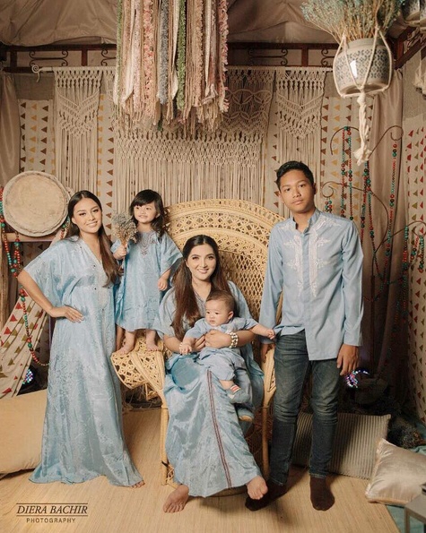 Pose dekat dan penuh kebahagiaan Ashanty bersama dengan anak-anaknya. Manis! /©instagram.com/ashanty_ash