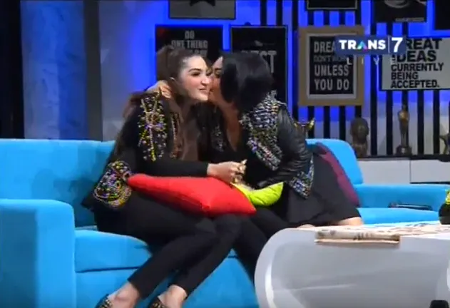 Ciuman mesra KD untuk Ashanty © Youtube/66044ᴴᴰ