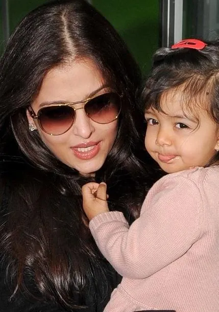 Aishwarya akan membawa Aaradhya ke lokasi syuting. @pinkvilla