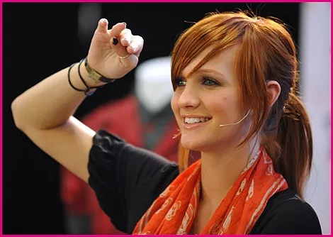 Penampilan Ashlee di tahun 2008 @neonlimelight.com